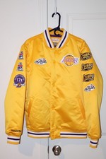 Los Angeles Lakers Collecting and Fan Guide 18