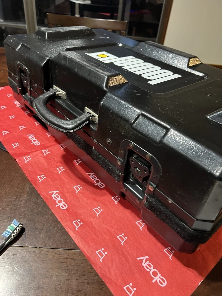 Lowel Caselite 4 5400K One Light Kit with Additional Accessories - Image 4 of 4