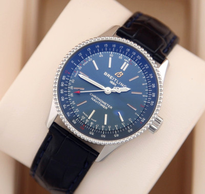 Breitling Navitimer 1 Automatic 35 Blau Stahl Medium A17395 Box Papiere aus 2020
