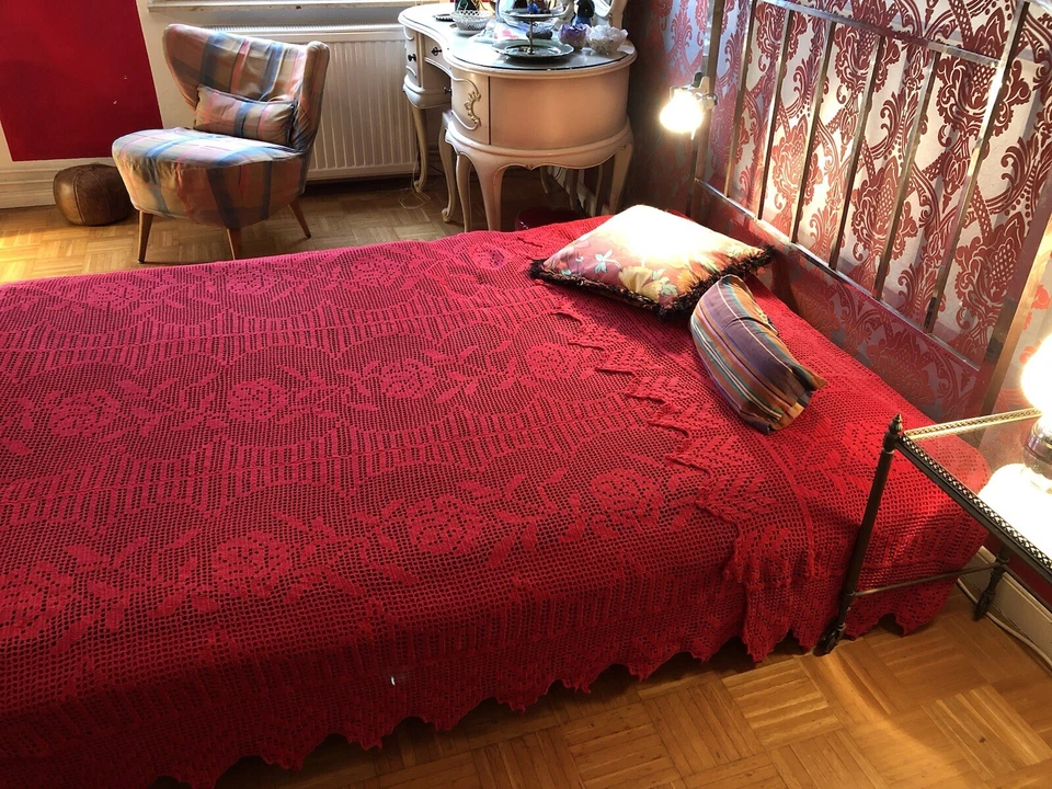 Real Vintage, gehäkelte rosenrote Tagesdecke, Handarbeit, Rosenmotiv - Bild 3 von 4