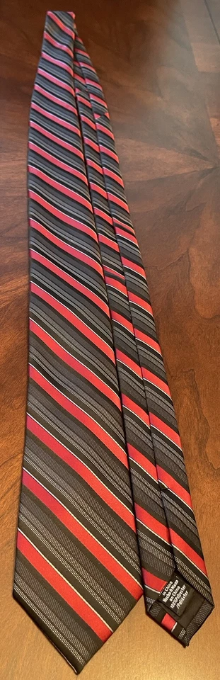 Apt. Gravata masculina 9 vermelha preta cinza feita à mão 100 poliéster feita na China - Imagem 3 de 4