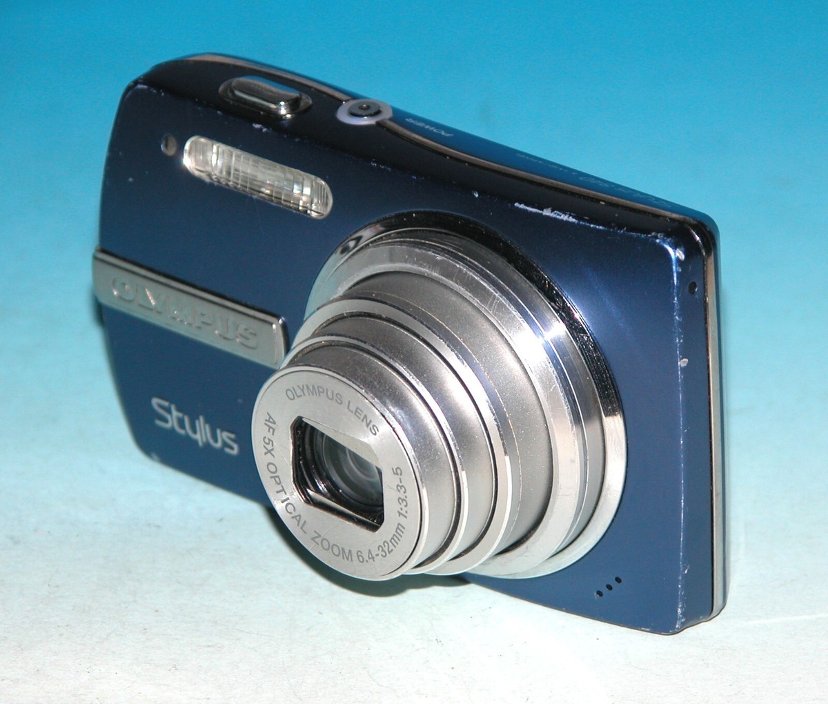 Olympus Stylus 840 8.0MP Digital Camera - Blue - CCD Sensor
