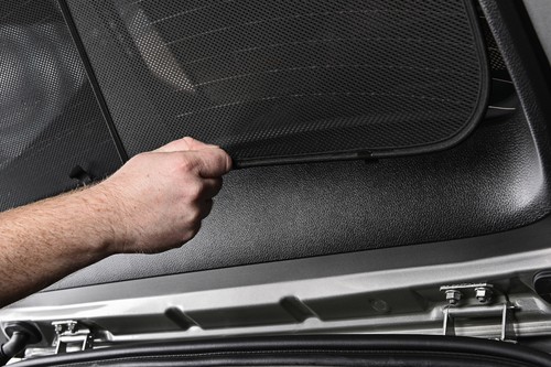 Mitsubishi Grandis 5dr 04-11 CAR WINDOW SUN SHADE BABY SEAT CHILD BOOSTER BLIND - Picture 11 of 12