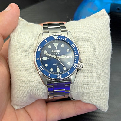 Seiko 5 Automatic Men's Blue Dial/Bezel 100m Day/Date Stainless Bracelet