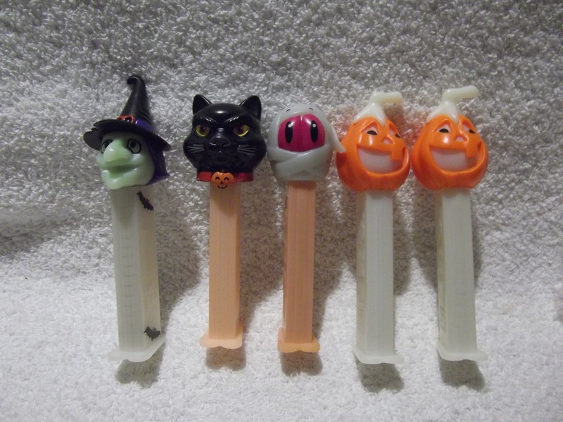 Pez Witch Cat Mummy Pumpkins Halloween Glow in the Dark 5 Dispenser Lot
