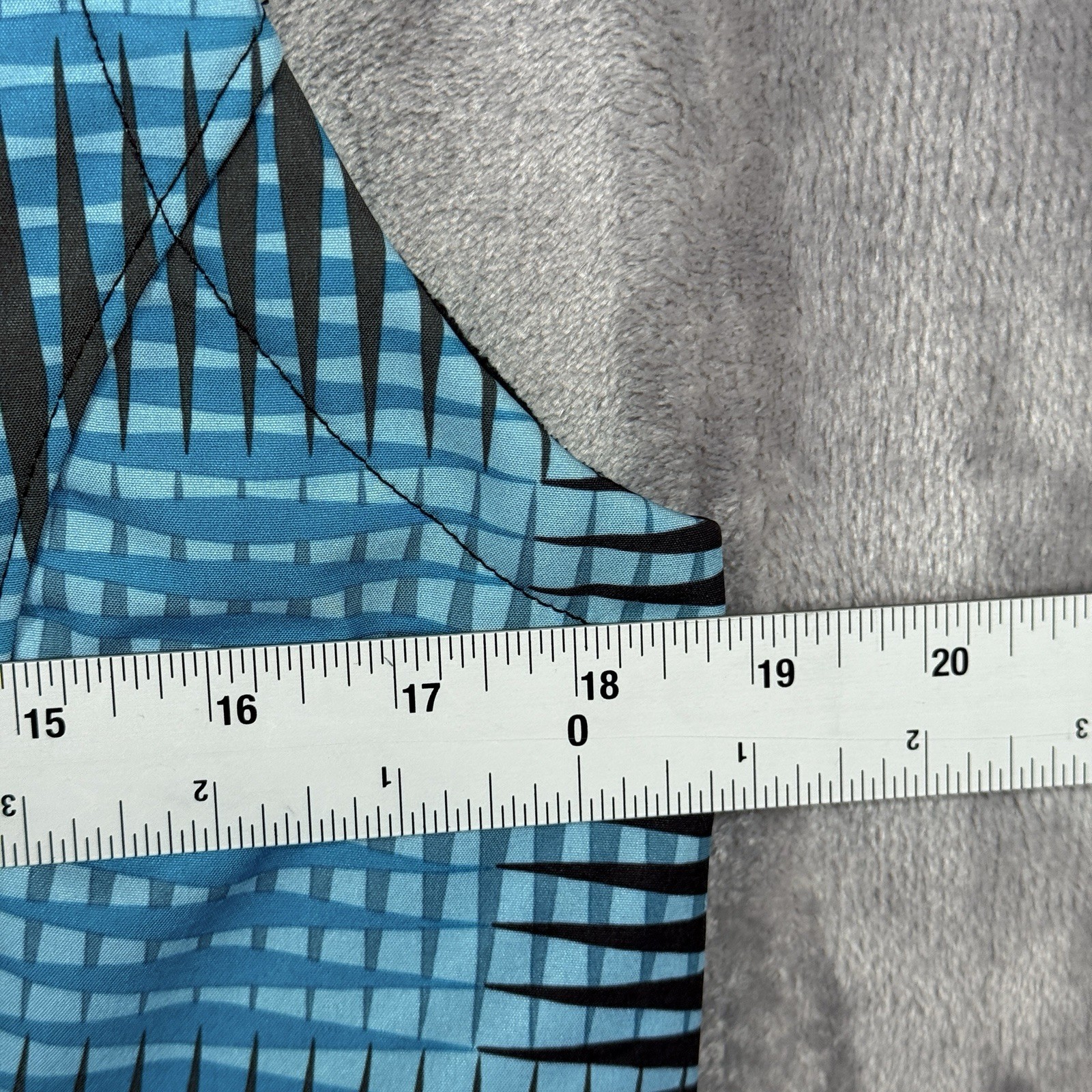 Roper Women M Soft Shell Vest Full Zipper Fleece Lining Pockets Geo Print Teal