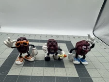 Lot of 3 Vintage 1987 California Raisins Figures**