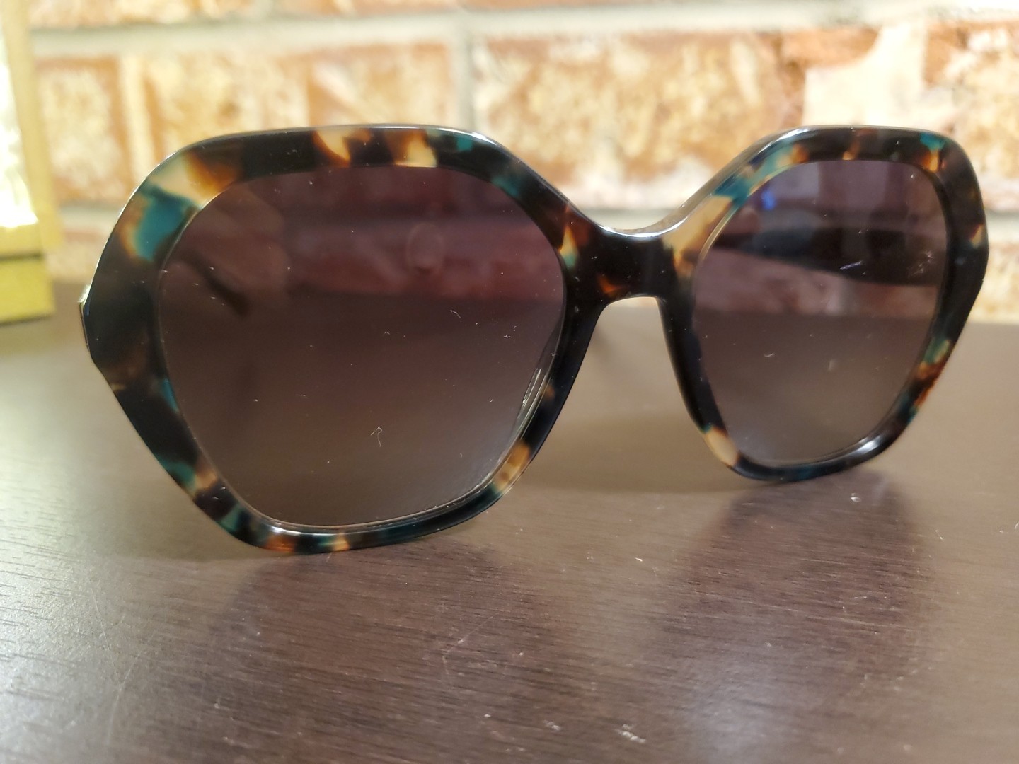 Longchamp Oversize Gradient Tortoiseshell Green, … - image 1