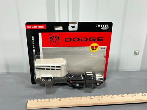 Dodge Ram 1500 V8 SS/T Pickup Truck Racing Stripes Ertl 1:64 w HORSE Trailer - Picture 1 of 8
