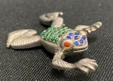 Broche prendedor rana saltando con pedrería multicolores plata de ley vintage