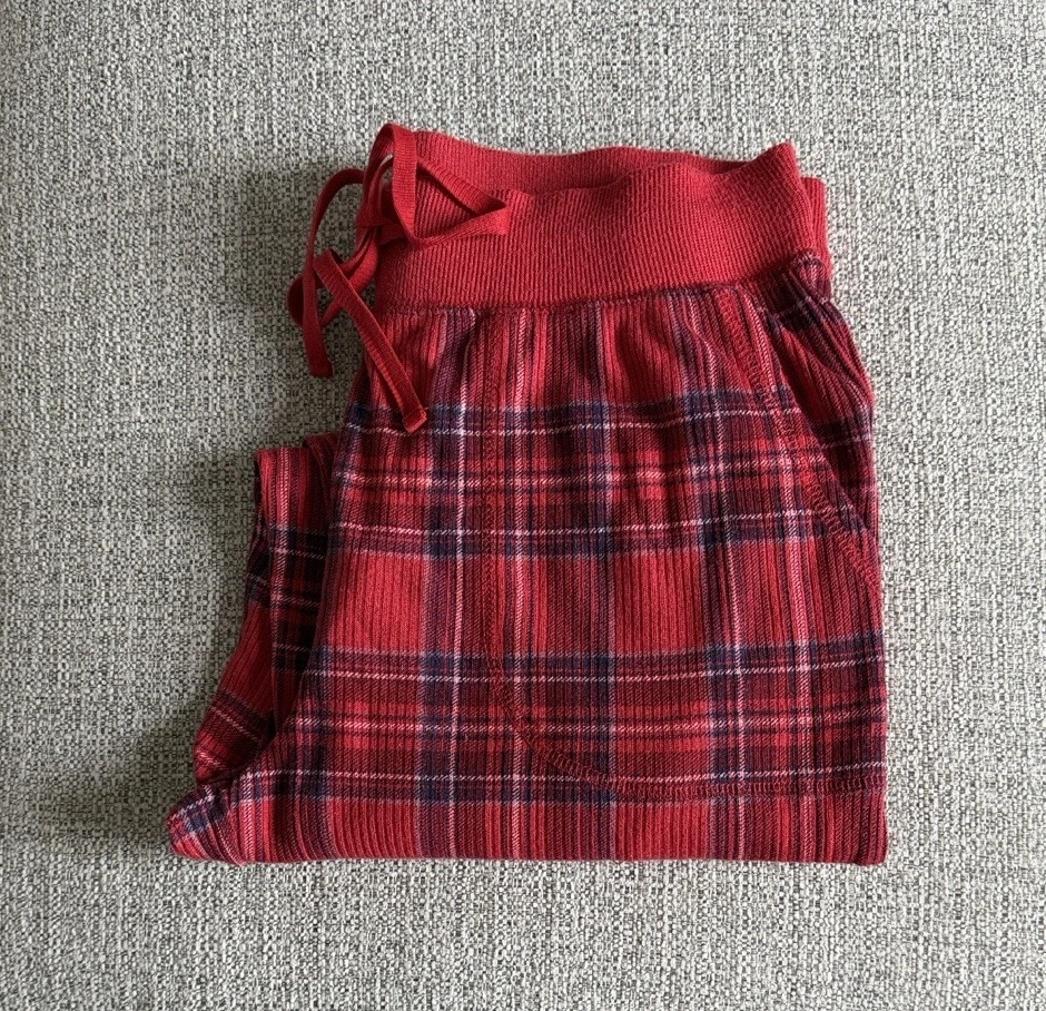 Conjunto de pijama feminino xadrez vermelho Gap, tamanho M - Imagem 4 de 4