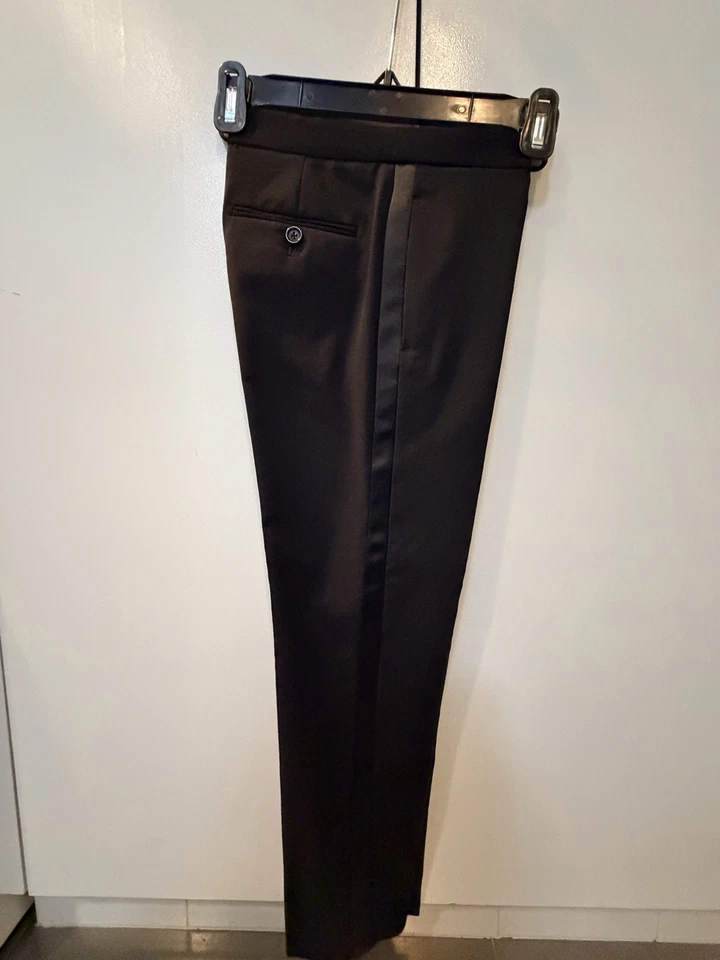 Esmoquin Ludlow negro J.Crew para niños en lana italiana talla 8 años Foto 3 de 3