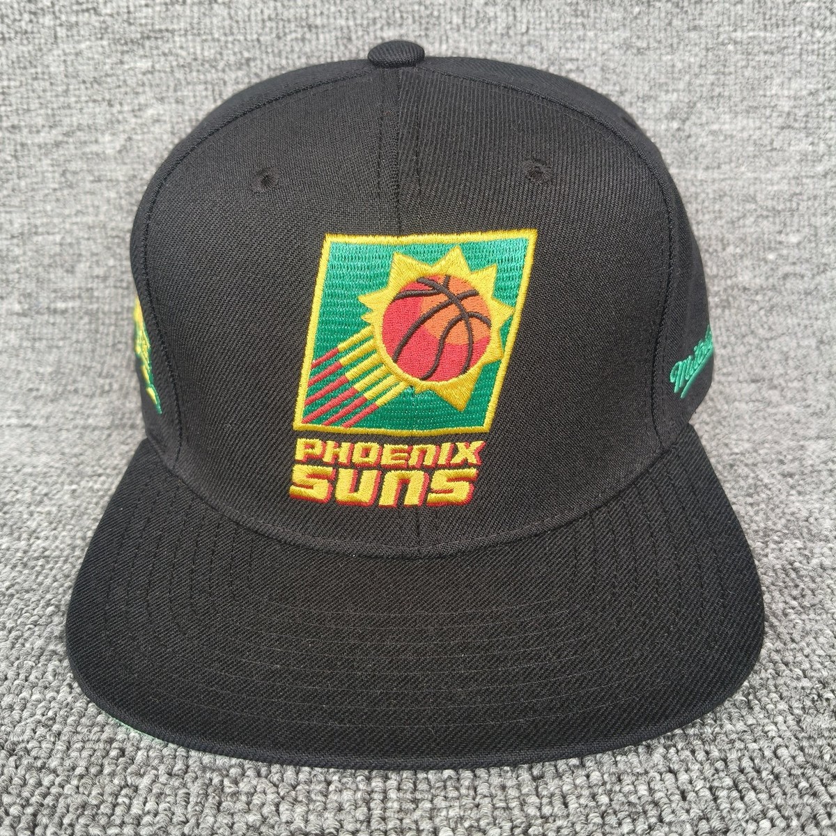 Mitchell & Ness Phoenix Suns NBA Black Fitted Cap 40 Seasons HWC Hat