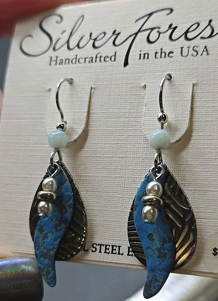 Pendientes Bosque Plata EE. UU. Ala Azul Swoop Perlas Tono Plata Lágrima Cuelga Foto 2 de 4