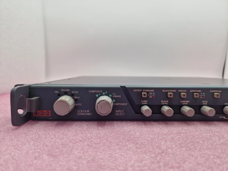 Snell & Wilcox CVR45 SDI to Composite Video Converter Rack Mountable Chassis - Image 2 of 4