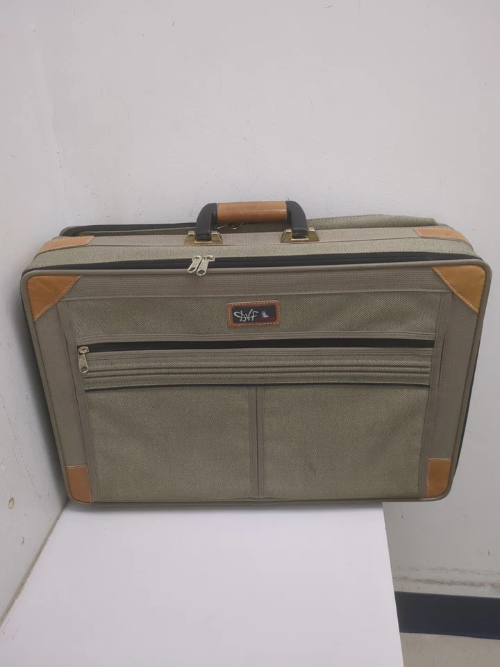 Diane Von Furstenberg DVF Vintage Luggage Green Travel Carryon 22"x 6" x 14" - Image 3 of 4