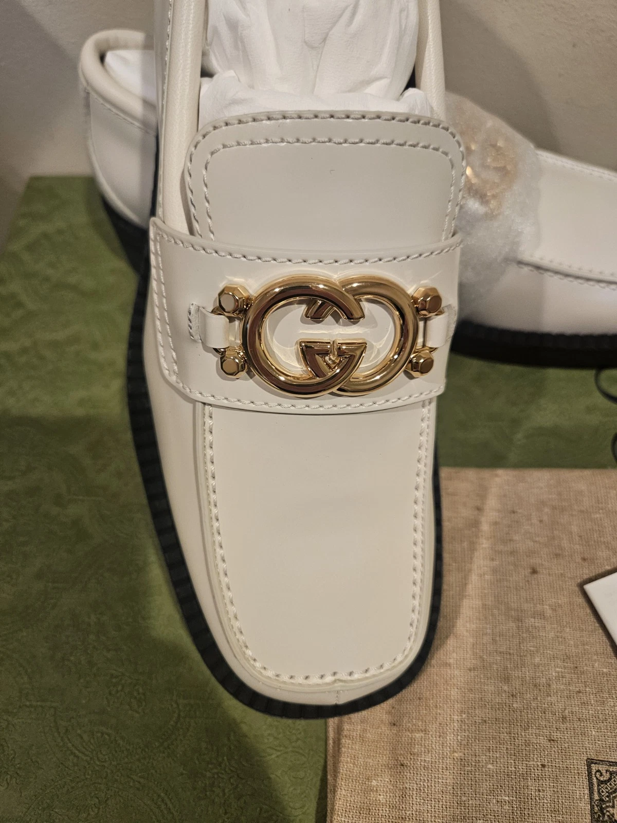Mocassins mocassins plats Gucci Mystic blanc imbriqué GG cuir 41 neufs avec étiquettes