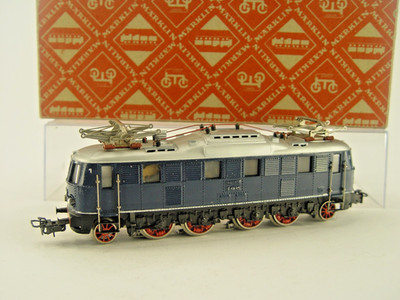 DB Elektrolok E 18 in blau   - Märklin HO Lok 3023 im  Rautenkarton - #E gebr.