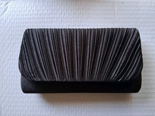 Elegant Pletted Clutch Purse Formal/ Evening. Silver Toned 18 ' Shoulder Chain