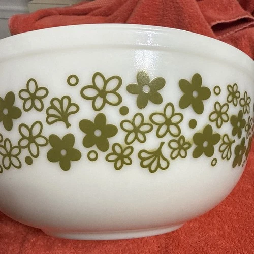 Pyrex Vintage Spring Blossom (Crazy Daisy) Mixing Bowl 4qt Style 404 - RARE!