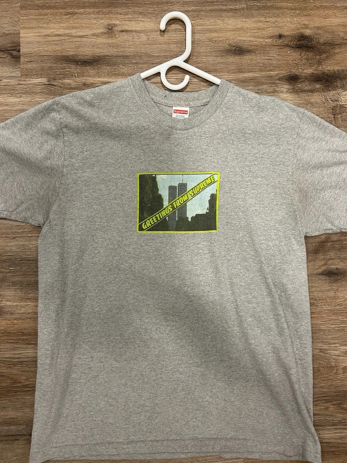 Tee shirt Supreme Greetings From NY 2019 gris bruyère   Taille Medium (SS19)