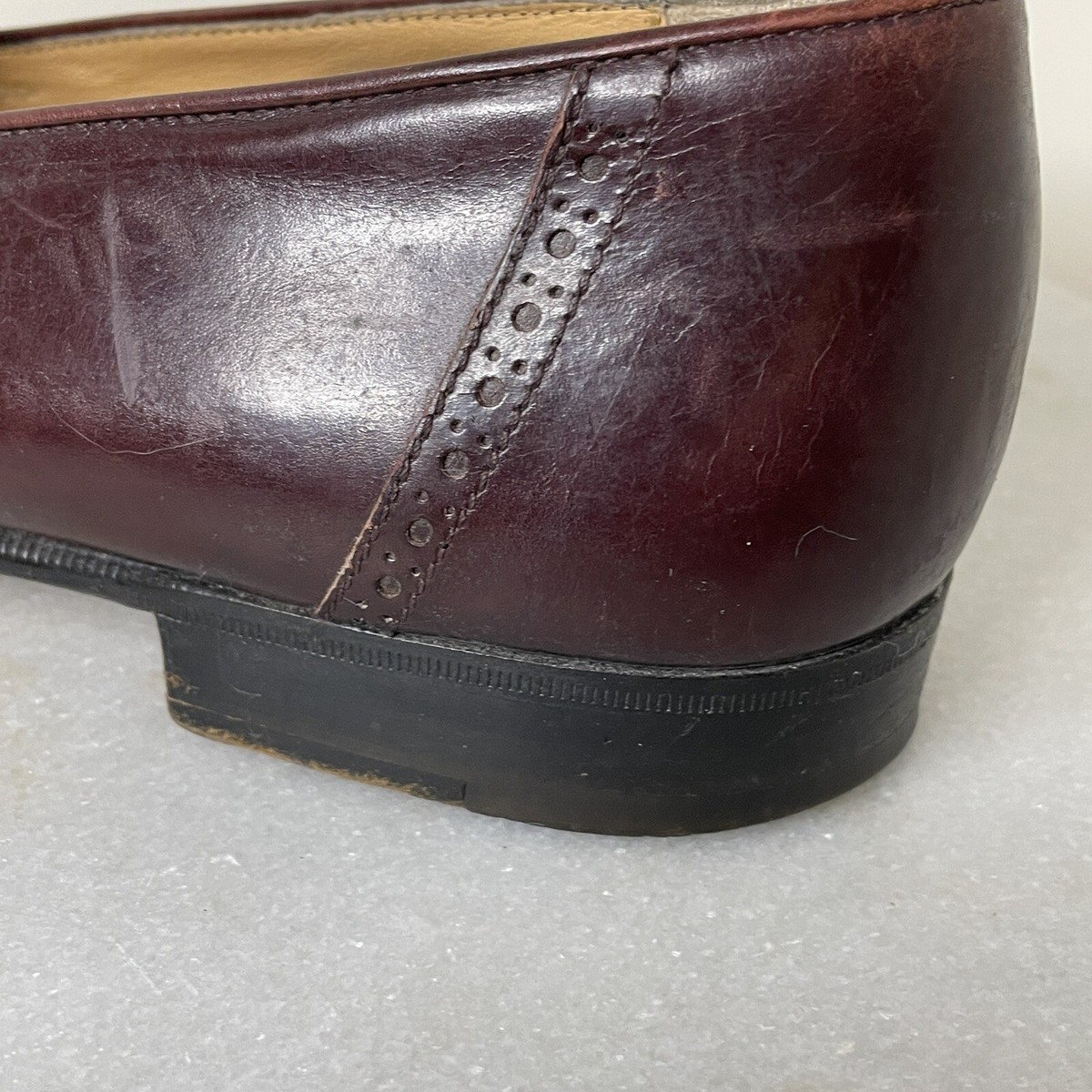 Salvatore Ferragamo Brogue Burgundy Brown Leather Tassle  display picture 2