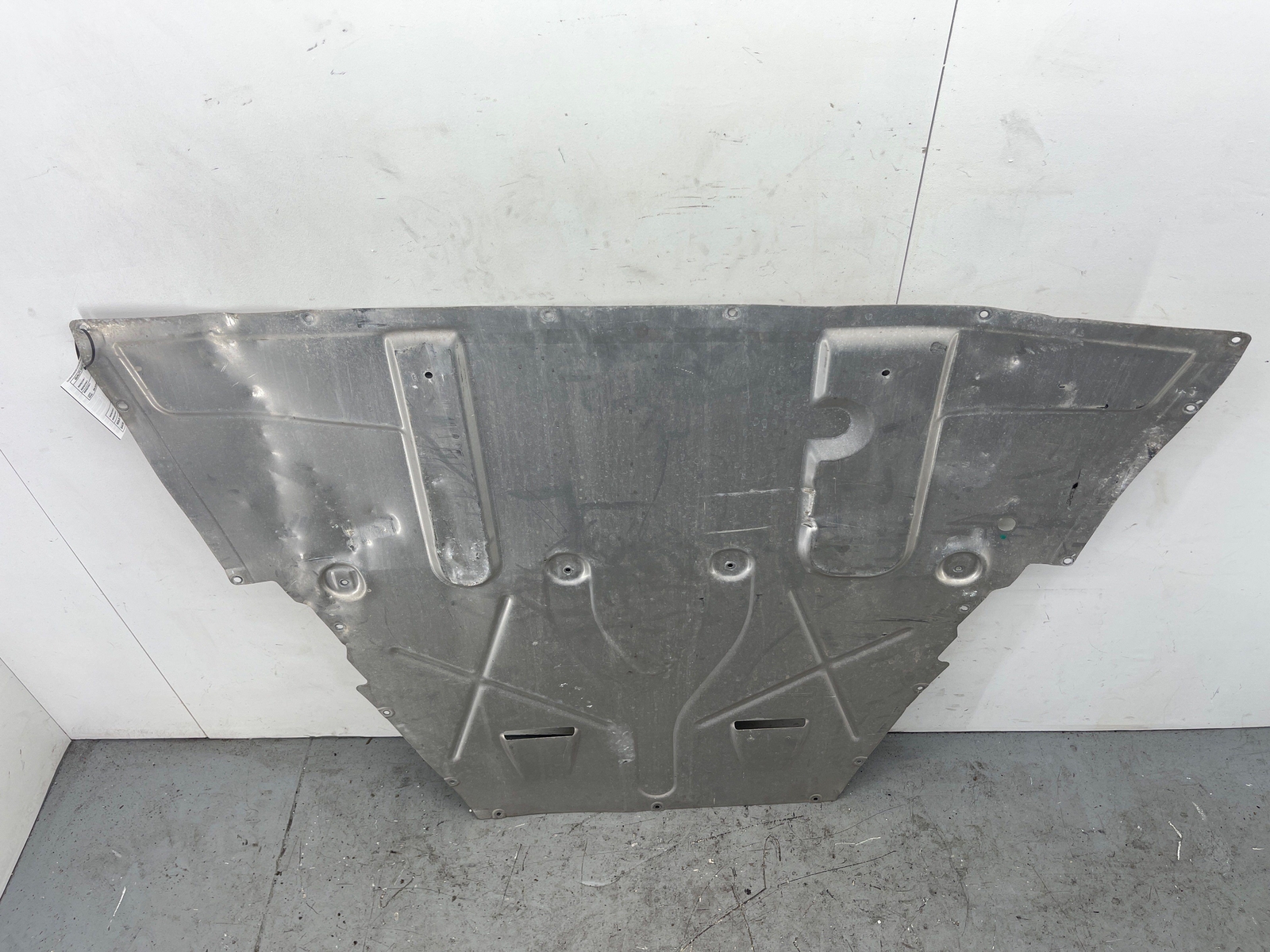 2020-2023 MCLAREN GT REAR UNDER ENGINE UNDERTRAY SPLASH SHIELD *DENTED* OEM 2021