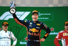 Daniel Ricciardo "Red Bull Racing" autograph signed 20x30 cm picture