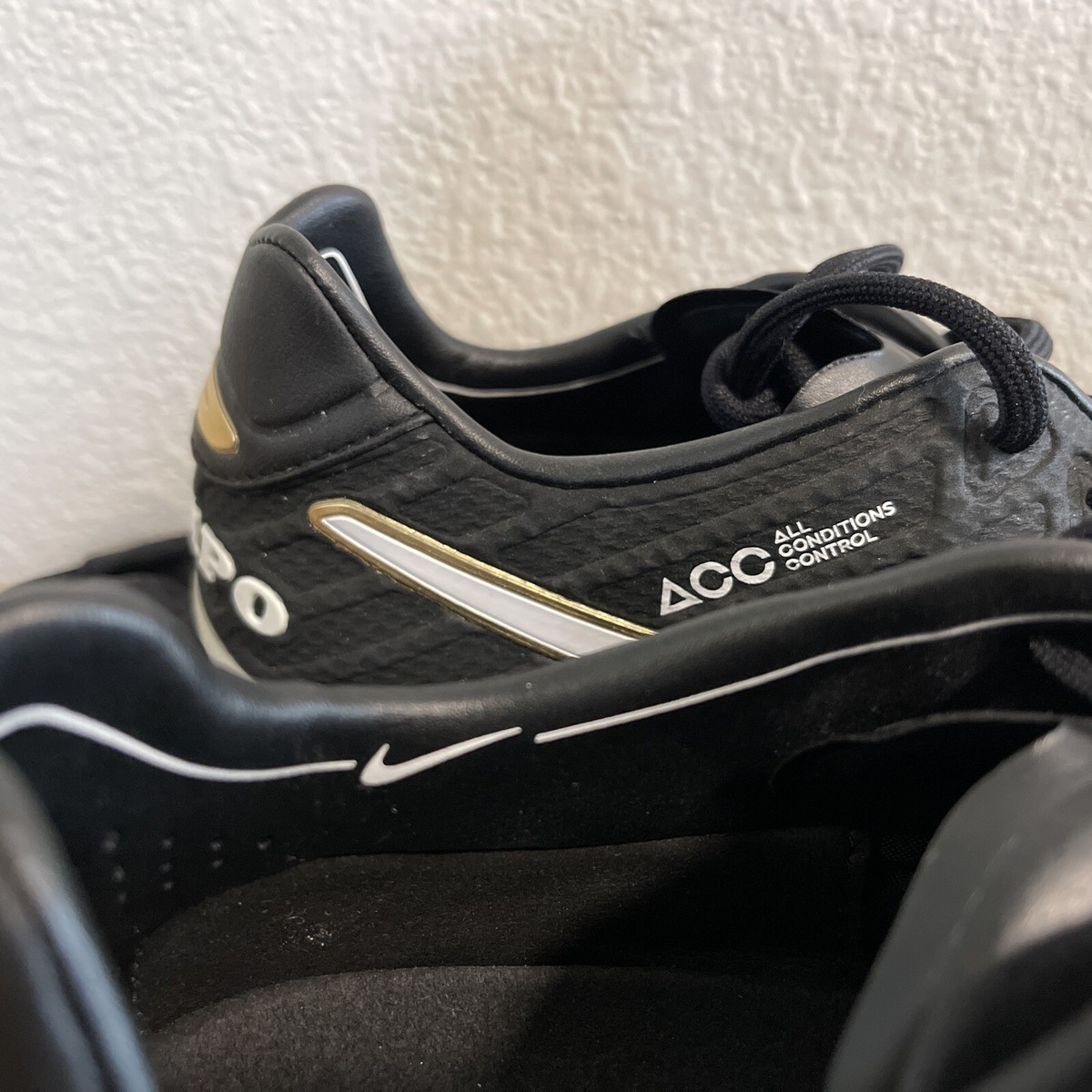 Nike Tiempo Legend VI FG Soccer Cleats Black Vivid Gold Men’s US 10 – Rare! New! A closer look at the Nike Tiempo Legend 10 Luxe available at  main image 4