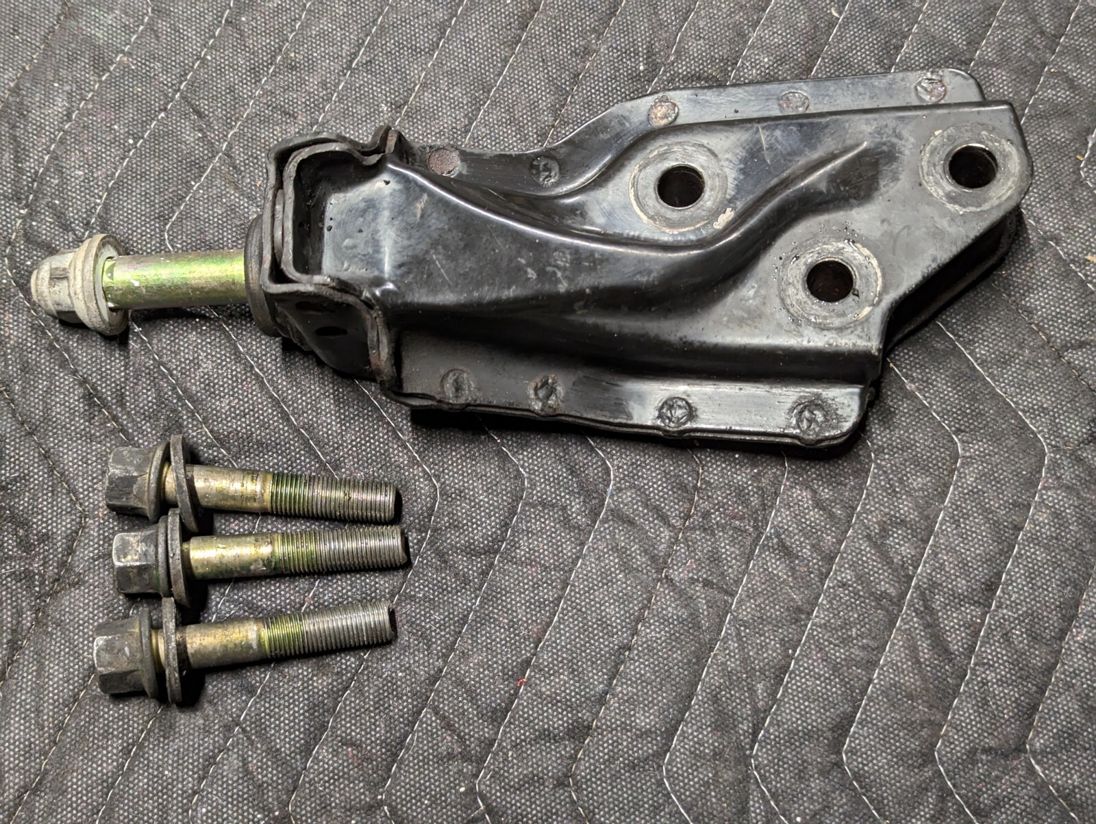 OEM Honda Acura Manual Transmission Bseries Torque Mount Bracket B18