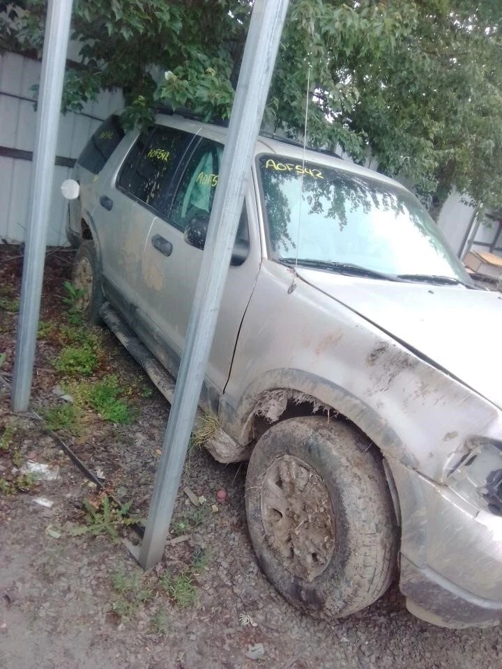 Conjunto de filtro de aire usado se adapta a: Ford Explorer 2003 4 puertas exc. Sport Trac 4,0 grados Foto 4 de 4