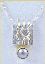 Beautiful Vintage Silver And 18KT Gold Necklace With Authentic Purple Pearl