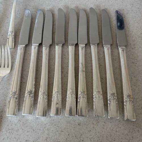 WM Rogers AA Heavy Oneida Ltd 1940 Silverplate Lot of 27 Artistic pattern - Picture 3 of 7