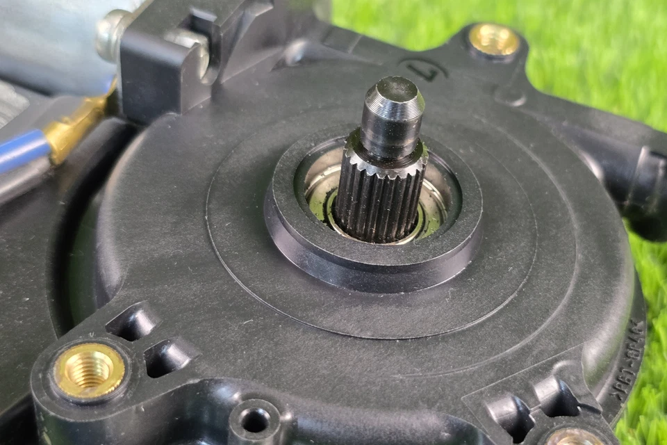 Motor puerta corredera lado pasajero derecho Toyota Sienna 2011-2015 426605-10200 OEM Foto 4 de 4