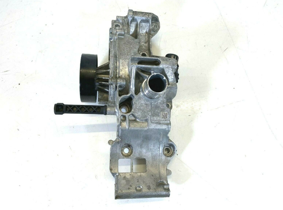 MINI COOPER F55 Engine Coolant Pump W/Support 11518631940 8631940 
