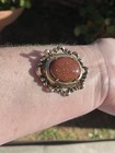 Vintage Beautiful Sparkly Goldstone Goldtone Cabochon Brooch Pin Gold Stone — photo 4