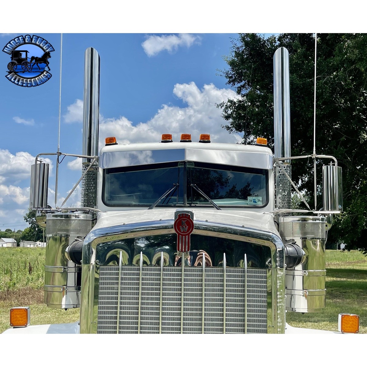 optimus00ヴィンテージ Optimus Prime replica truck on display in Racine Wisconsin