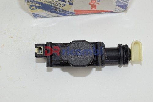 ATTUATORE COMANDO CHIUSURA CENTRALIZZATA BAGAGLIAIO THEMA DEDRA LANCIA 82462151 - Imagen 3 de 4