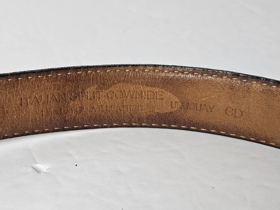 Cinturón Perry Ellis Textura Italiano Cuero de Vaca Hebilla Dorada Grande 37" Borgoña  Foto 3 de 4