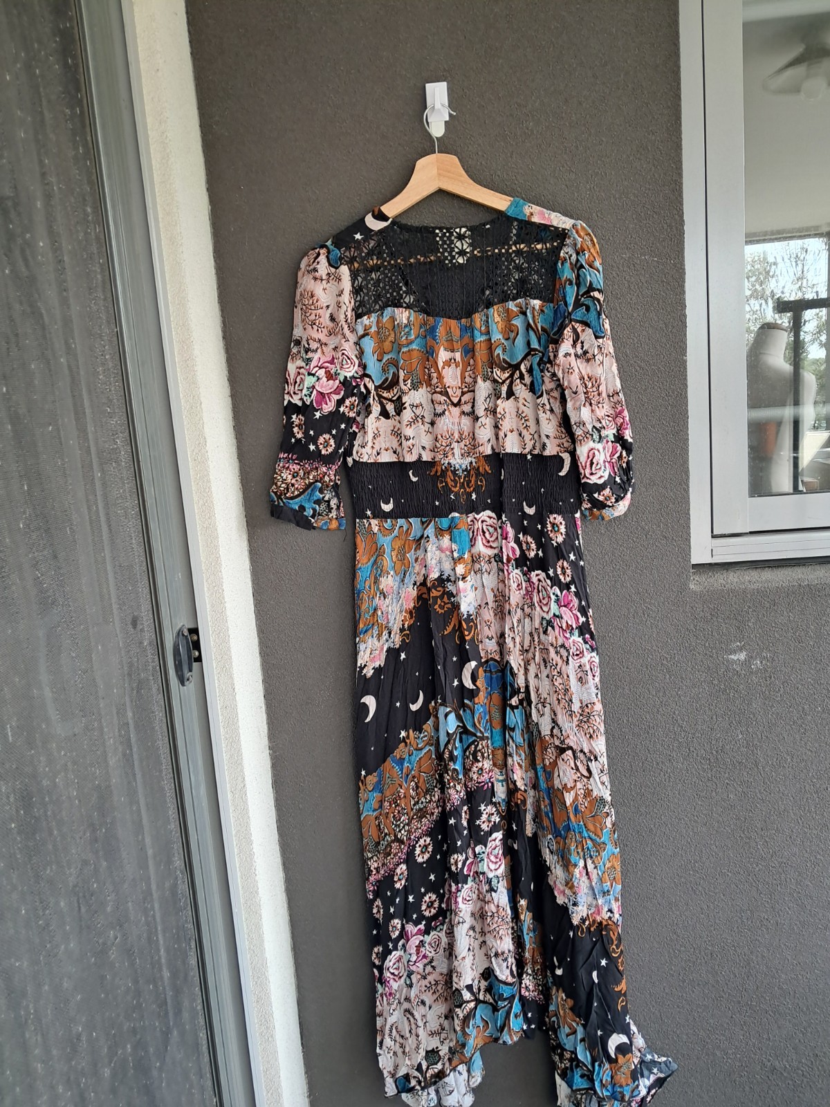Picture 5 of 6