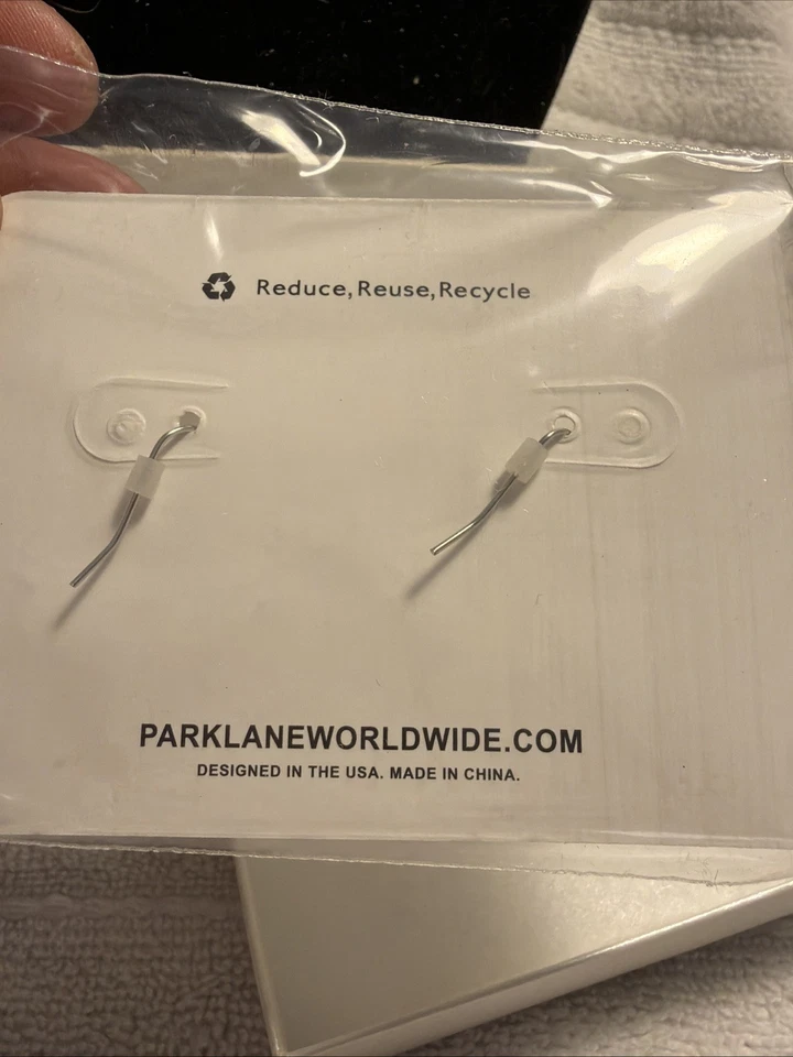 Pendientes Park Lane tono plata nuevos en caja Foto 3 de 4