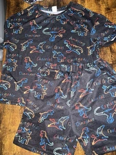 Boys 2pc Outfits, Set Of 2, Size 5/5T, Camo & Dinos