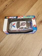 Scalextric 1/32 Johnny Benson Valvoline #10 Pontiac Grand Prix. C2375