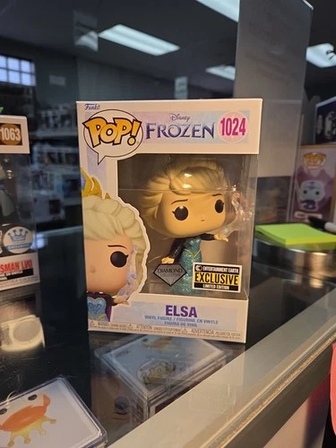 Funko Pop! Vinyl: Disney Elsa (Diamond Collection) Exclusive #1024 W/ Protector