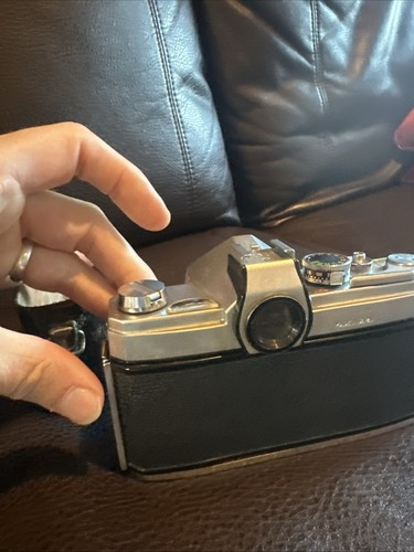 Mamiya Sekor 35mm Camera Body Only With Case - Picture 10 of 17