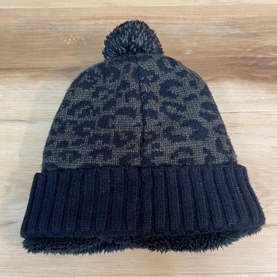 Nike Pom Pom Gorro Estampado Leopardo Sherpa Forrado Cálido Invierno Sombrero Mujer Talla Única Foto 2 de 4