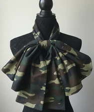Oversized Camouflage Bowtie: Statement Fashion Accessory