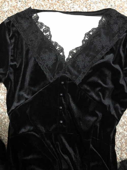 Vintage Black Velvet Women Dress Sexy VNeck Lace Petal Sleeve Elegant