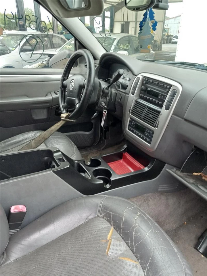 2003 Mercury Mountaineer Left Tail Light Assembly Silver 316428 Used - Image 4 of 4