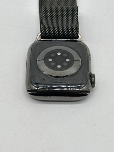 Apple Watch Series 9 (GPS + Cellular) 41mm - Silver Stainless Steel Case - Zdjęcie 5 z 8